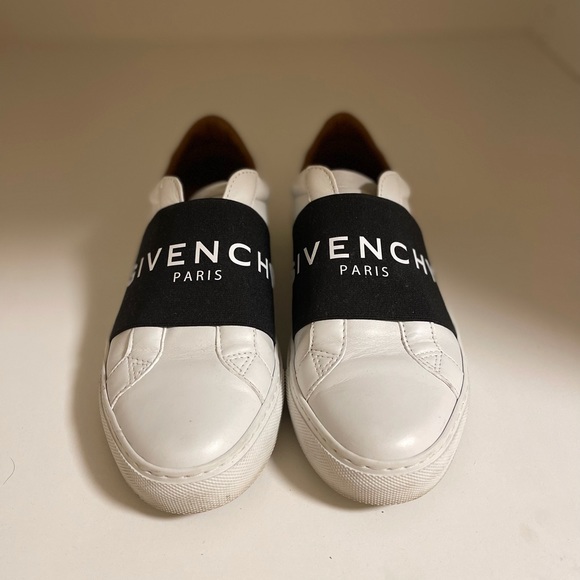 Authentic Givenchy sneakers - Picture 2 of 8